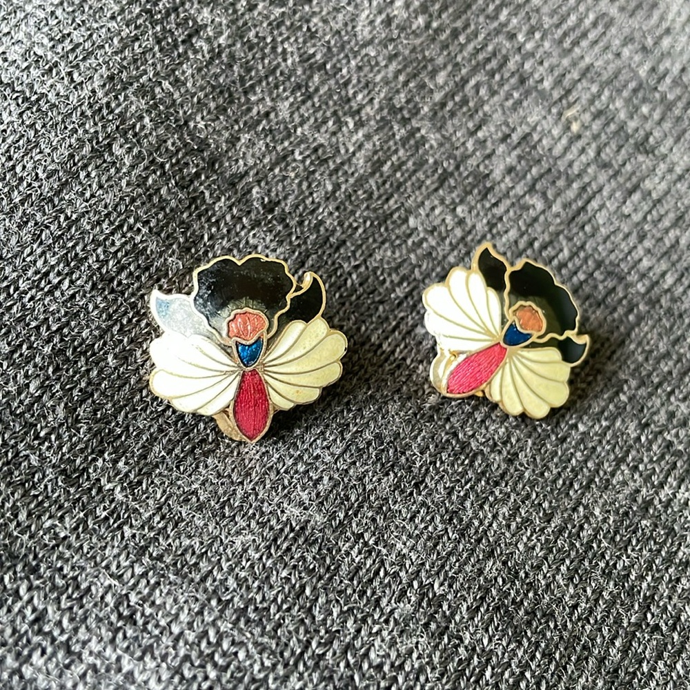 Vintage Cloisonne flower clip on earrings signed SG